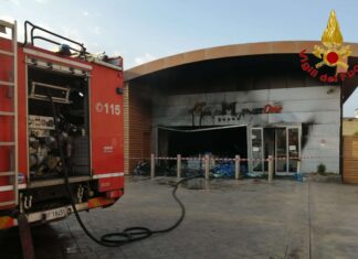 Euromarket in fiamme: secondo incendio in un anno, ipotesi dolosa