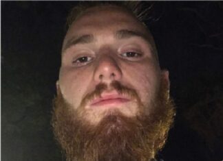 “Tuo figlio rischia la galera”: la frase per farsi consegnare 25mila euro e gioielli da un’anziana. Arrestato 25enne