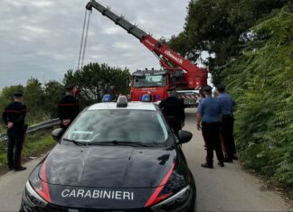 Non rientra a casa dalla campagna: si era ribaltato col camion precipitando da 15 metri