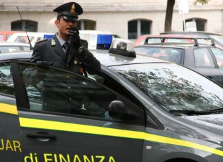 NOMI. Vestiti e profumi falsi: 3 arresti tra Marcianise, Casoria e Napoli. Sequestro da 2 milioni di euro Operazione della guardia di finanza