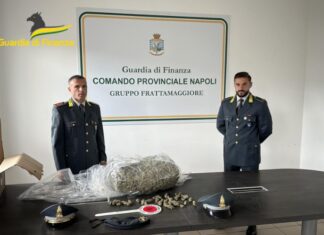 Napoli. Fermato dai finanzieri con 5 chili di droga, arrestato