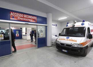 Napoli. Travolto dal camion mentre era in bici in via Argine, muore in ospedale