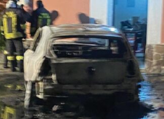 A fuoco l’auto della figlia di un commercialista