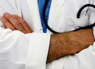 Finto ginecologo napoletano nei guai: chiedeva foto alle donne