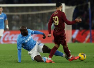 Lukaku piega la Roma e non esulta, i tifosi sì: il Napoli resta primo