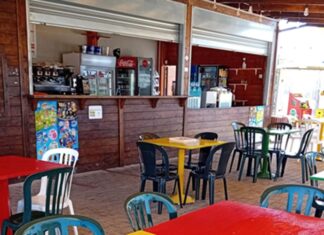 Cellole, in fiamme il Kiosko bar a Baia Felice