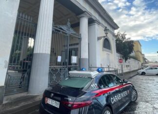 Colpi di pistola all’interno del cimitero di Portici: rinvenuti fori di proiettile