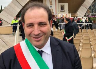 Giugliano, l’ex sindaco Poziello spedito in carcere. Consegnò 10mila euro ai Mallardo