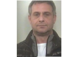 Bardellino in cella col telefono: è nei guai