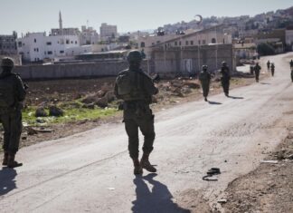 Tre italiani feriti in Cisgiordania. I cooperanti aiutavano i cittadini palestinesi nelle attività più semplici