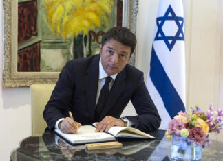 Matteo Renzi incontra il Presidente dello Stato di Israele Reuven Rivlin Foto Roberto Monaldo / LaPresse 22-07-2015 Gerusalemme (Israele) Politica Matteo Renzi incontra il Presidente dello Stato di Israele Reuven Rivlin Nella foto Matteo Renzi firma il libro degli ospiti Photo Roberto Monaldo / LaPresse 22-07-2015 Jerusalem (Israel) Matteo Renzi meets the President of the State of Israel Reuven Rivlin In the photo Matteo Renzi
