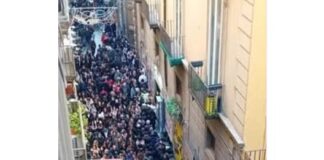 Caos in centro a Napoli