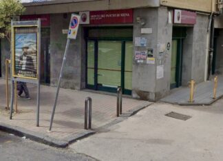 Si travestono da anziani e rapinano la banca: entrano con le stampelle e si fanno consegnare 70mila euro