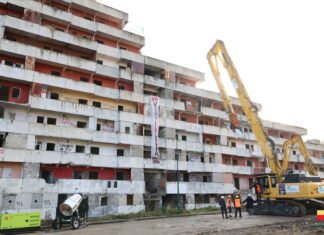 La Vela Rossa si sgretola: Scampia riscrive la sua storia. Nel progetto un asilo, case e il Civic center