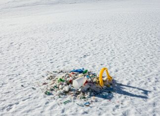 Dolomiti: microplastiche scoperte nella neve fresca Contaminazione alpina