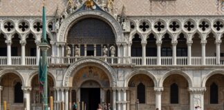 Turismo insostenibile