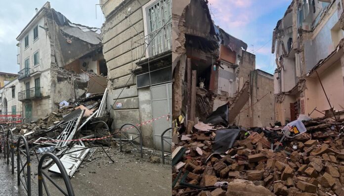 Crollo del Palazzo a Casoria Crollo del Palazzo a Casoria