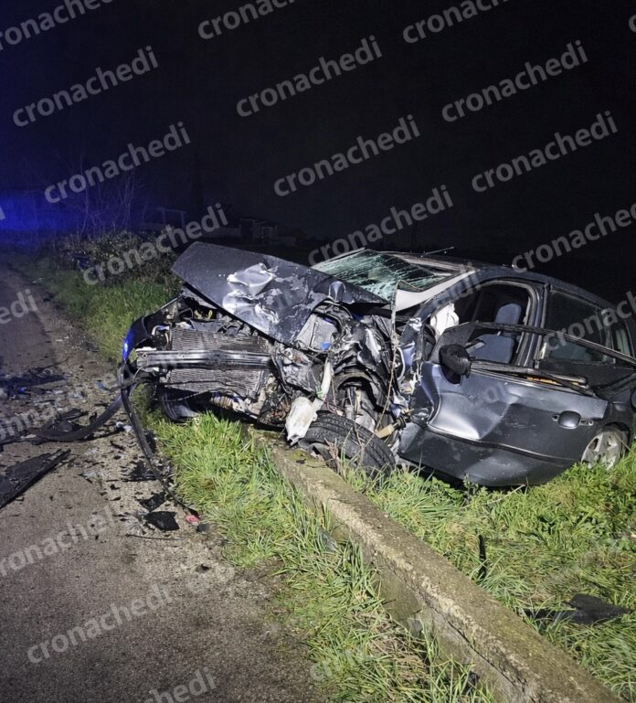 Incidente Casal di Principe Una delle vetture coinvolte nel tragico incidente a Casal di Principe