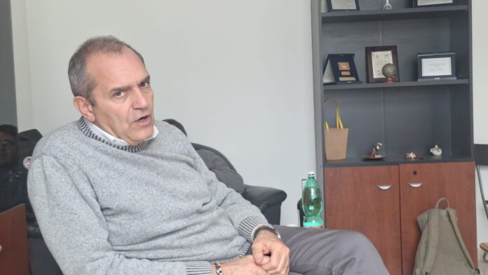 L'ex pm e già sindaco di Napoli Luigi de Magistris
