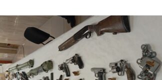 Le armi sequestrate dalla polizia di Stato