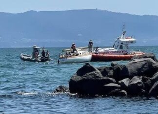 Surfista disperso in mare alla Gaiola, scattano le ricerche: spunta una registrazione