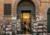 Roma: edicola chiusa rinasce come galleria d’arte Rigenerazione urbana
