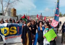 America’s Cup, due inchieste aperte dalla Procura sui lavori. Da verificare i danni alla salute e all’ambiente Corteo per Bagnoli contro l'America's Cup