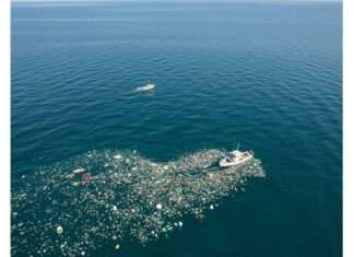 Satelliti e IA per scovare la plastica negli oceani Inquinamento plastico