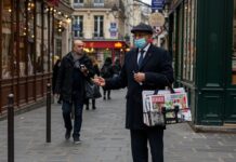 Parigi: premiato l’ultimo strillone di Francia Ultimo strillone