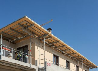 Acerra: esoscheletro in legno per un edificio sociale Edilizia sostenibile