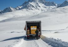 Val Susa: il postino delle nevi consegna a 2200 metri Resilienza montana
