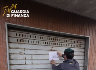 Terra dei Fuochi, scoperta un’officina-discarica: sequestrati quintali di rifiuti tossici e denunciato il titolare Guardia di Finanza