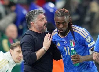 E’ il giorno dei giorni: la Nazionale si gioca un posto al Mondiale contro la Bosnia Il ct Gennaro Gattuso parla con Moise Kean durante Italia-Irlanda del Nord (Foto LaPresse -Spada)
