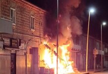 S. Maria C.V., rogo e minacce a una frutteria per piegare la concorrenza: 4 rischiano il rinvio a giudizio Il rogo in via del Lavoro (foto del sito Casertanews)