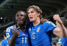 L’Italia liquida l’Irlanda del Nord, ora la Bosnia di Dzeko: speranza viva per i Mondiali Italy’s Moise Kean celebrates after scoring 2-0 with Pio Esposito during the World Cup 2026 qualifying play-off soccer match between Italy vs Northern Ireland at the New Balance Stadium in Bergamo, north Italy - Thursday, March 26 , 2026. Sport - Soccer . (Photo by Spada/LaPresse)