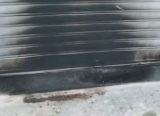Raid all’imprenditore antiracket, incendiata la saracinesca degli uffici a Secondigliano Saracinesca rovinata a Secondigliano