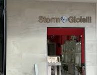 Giugliano, saccheggiata la gioielleria Storm: colpo da migliaia di euro Gioielleria Storm