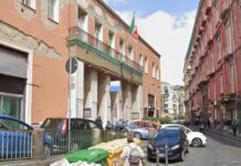 Stesa a Montesanto, spari tra la folla: il ‘pistolero’ voleva vendicarsi di un rivale Via Montesanto a Napoli