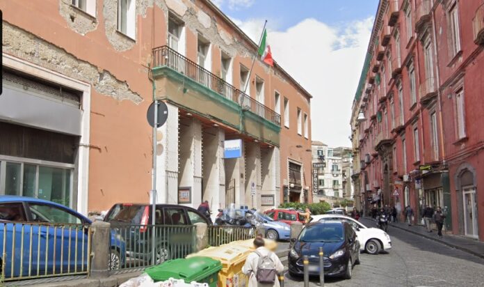 Via Montesanto a Napoli