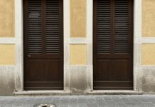 Benching: la paura di impegnarsi nelle relazioni Relazioni sospese