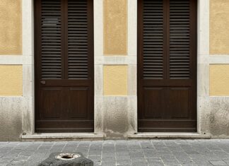 Benching: la paura di impegnarsi nelle relazioni Relazioni sospese