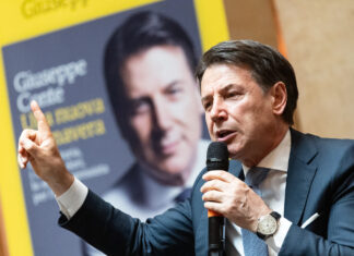 Conte a Cronache: “Il Pnrr? Occasione per il Sud. Ma l’hanno sprecata” Il presidente M5S Giuseppe Conte in occasione della presentazione del libro di Giuseppe Conte Una nuova primavera' . Roma Lunedì 13 Aprile 2026 (photo by Mauro Scrobogna / LaPresse) M5S President Giuseppe Conte at the presentation of his book, "A New Spring." Rome, Monday April 13 2026 (photo by Mauro Scrobogna / LaPresse)