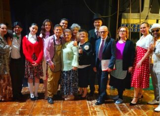 “Donna Chiarina Pronto Soccorso” in scena a Santa Maria Capua Vetere: risate e tradizione con la compagnia “Così per ridere”