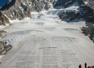 Arte sulla Marmolada contro la crisi climatica Arte ambientale