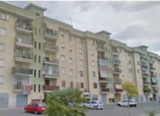 Faida tra gang per la droga a Maddaloni: auto della famiglia Stefanelli-Zampella incendiata nelle palazzine popolari Alloggi popolari a Maddaloni