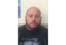 NOME E FOTO. Imboscata nel regno dei Contini. Un 43enne sfugge alle pallottole: si nasconde in un edificio Carmine Argentato