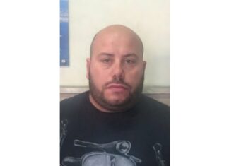 NOME E FOTO. Imboscata nel regno dei Contini. Un 43enne sfugge alle pallottole: si nasconde in un edificio Carmine Argentato