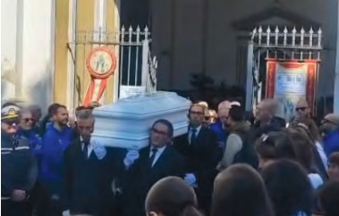 Funerale di Sofia a Maddaloni Funerale di Sofia a Maddaloni