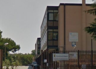 Pozzuoli, gas e calore anomali a scuola: l’istituto Petronio resta chiuso. Vertice in Prefettura, allerta alta ai Campi Flegrei IPSAR-PETRONIO-Pozzuoli
