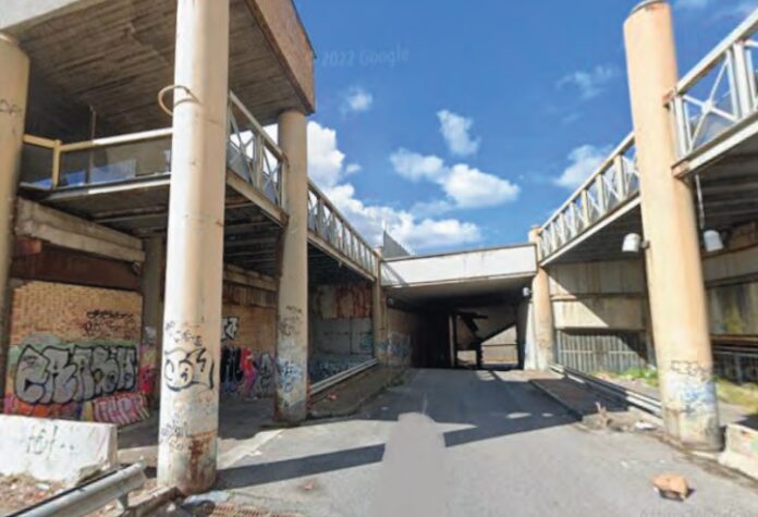 Il luogo dell’incidente al sottopasso Claudio a Fuorigrotta